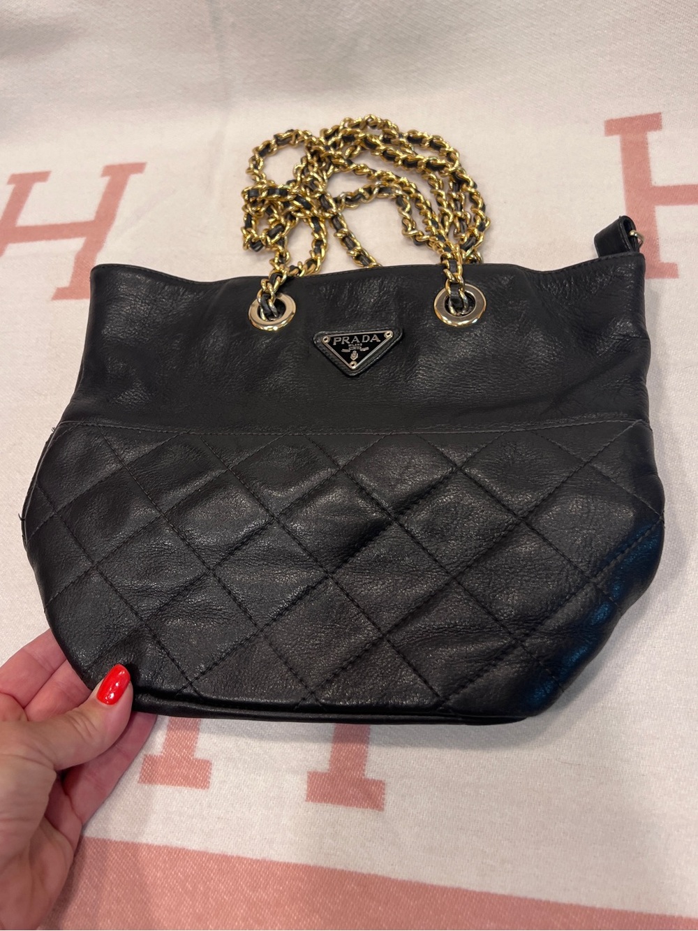 Prada⭐️⭐️RARE FIND! Gold chain Quilted Leather Chain Shoulder Bag!